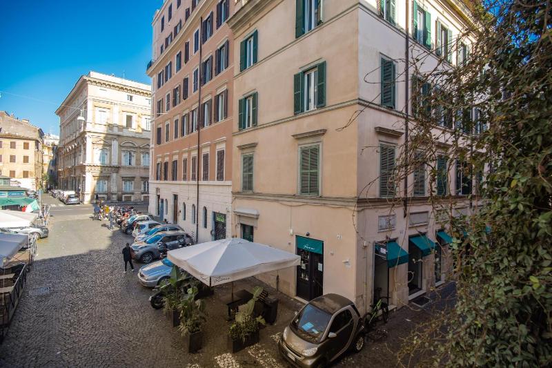Cappellari apartments campo di fiori — отель с удобным расположением в Риме