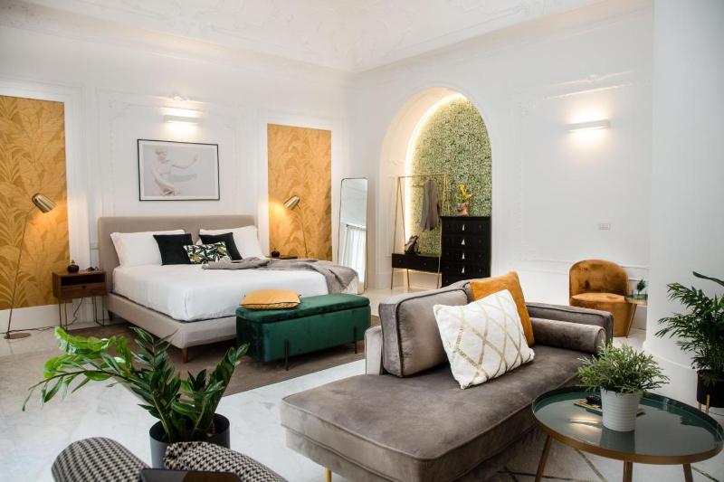 The Marble House - Luxury Apartment in Naples - Family — отель с удобствами в Неаполе