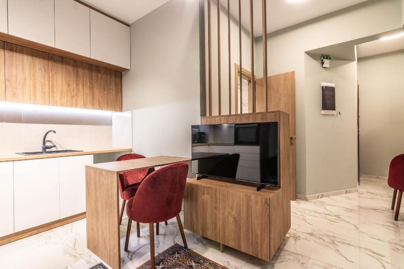 Cozy Apartment - 8' To Panormou Metro Station — отель с удобным расположением в Афины
