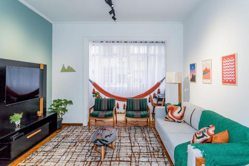 Chegou o Pe na Areia em Plena Praia de Copacabana, incrivel apto de 2 e 3 Quartos, tudo novo e decorado, 50m da Praia, com cozinha e lavanderia completos — отель в Рио, Бразилия