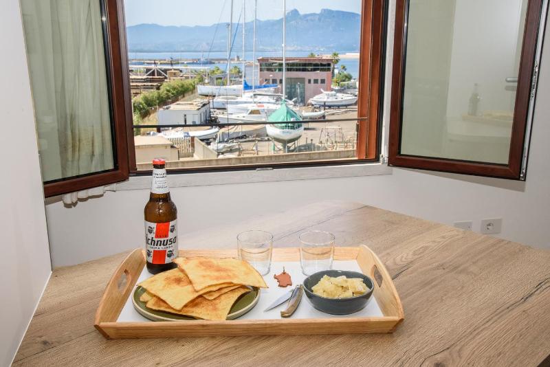 LOFT LUNGOMARE ad Àrbatax - Lussuoso Loft Vista Mare