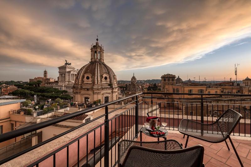 H10 Palazzo Galla — отель с удобствами в Риме