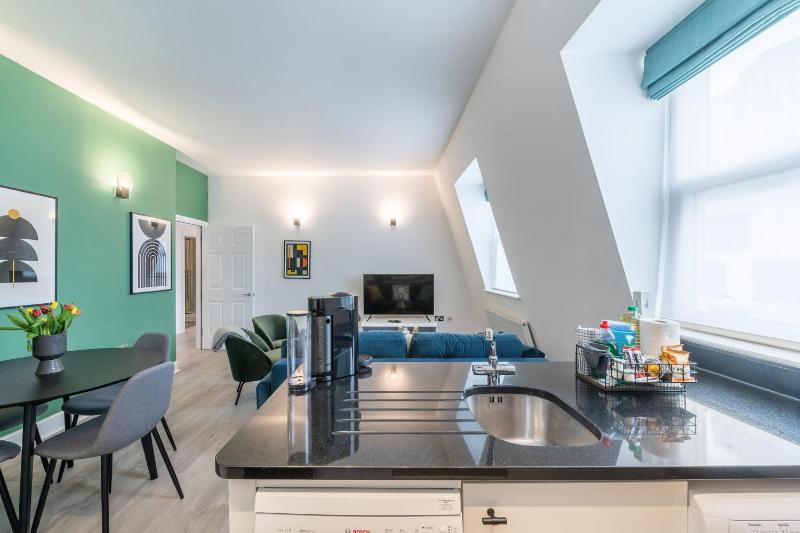 2 bedrm - Tower Bridge - London City by Prime London Stays M-14 — отель в Лондоне, Соединенное Королевство