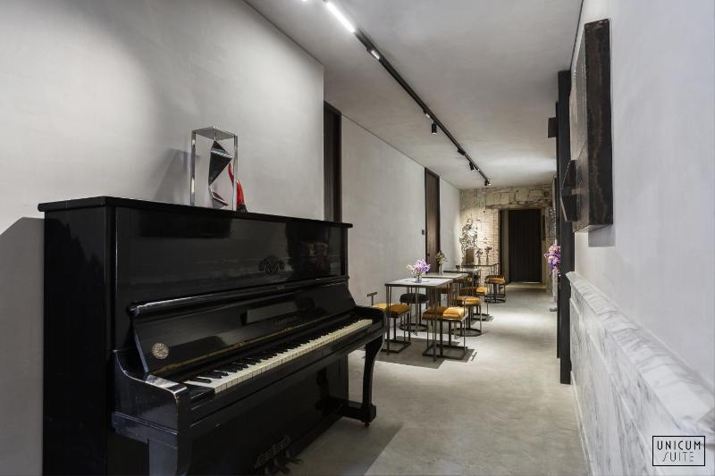 Unicum Suite Napoli Centro Storico — отель в Неаполе, Италия
