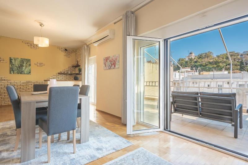 Acropolis View — комфортный отель в Афины