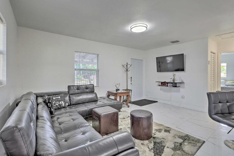 Pet-Friendly Miami House about 8 Mi to Beaches! — отель с удобным расположением в Майами