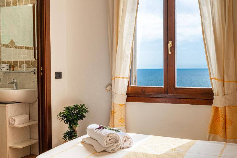 Hotel Trinità dei Corsari - Elegante Oasi sul Lungomare