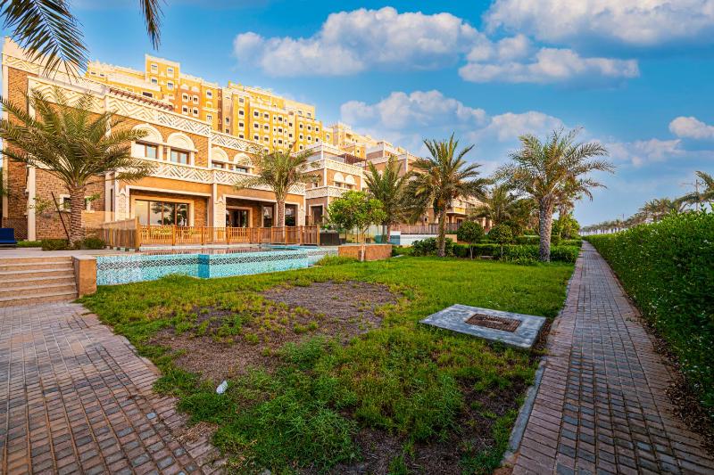 Upscale 7 Bedroom Villa with Private Pool - Palm Jumeirah — комфортный отель в Дубае