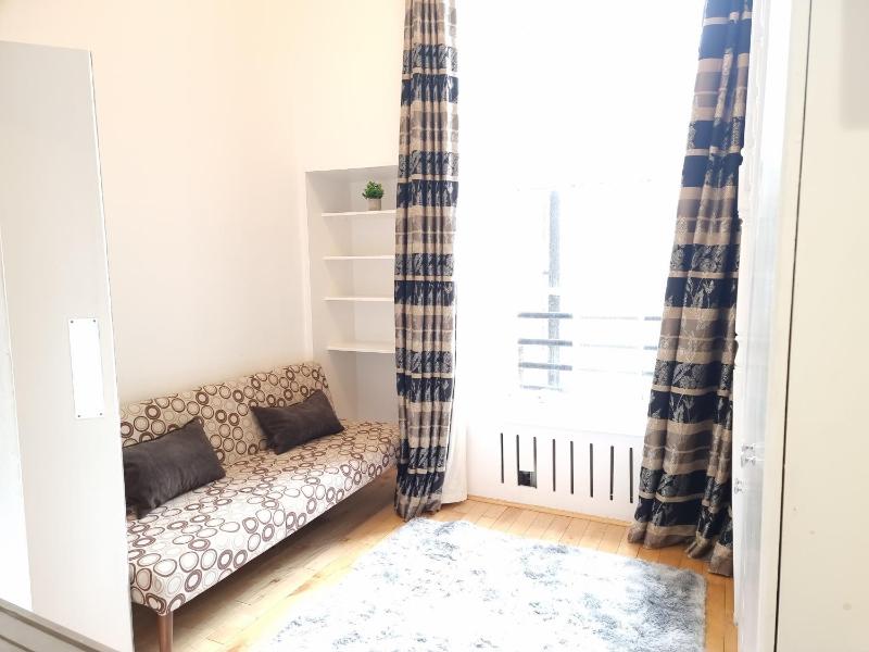 Цены на F8-Mezzanine 1st Floor Flat Fits 3 Near Paddington в Лондоне