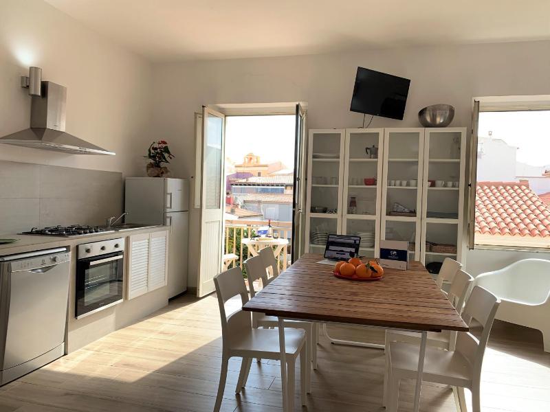 House Giovanna a Santa Teresa: Spazioso Appartamento Vista Città