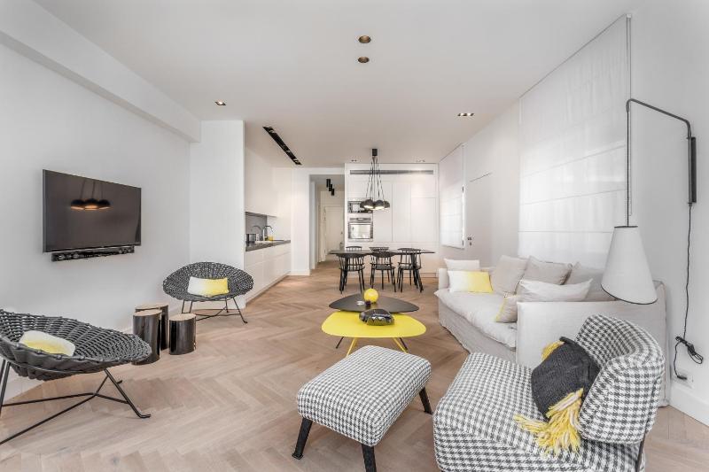 Stunning and design 2BDR Apartment — отель с удобствами в Тель-Авиве