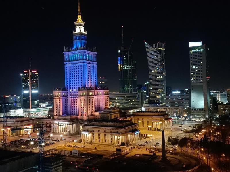 Swietokrzyska — забронировать отель в Варшаве