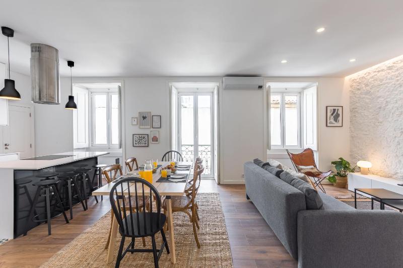 Trendy T.M Apartament by the River — отель с удобствами в Лиссабоне