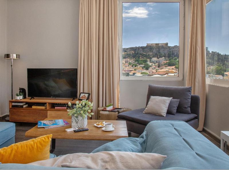 Apt with best Acropolis and Plaka view — комфортный отель в Афины