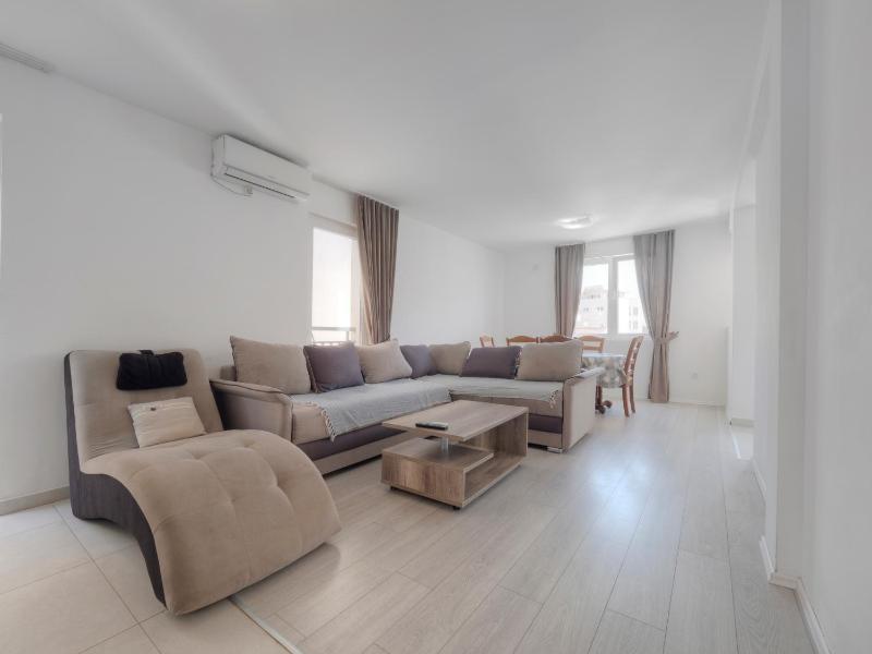 Family Three bedroom Apartment Brando — комфортный отель в Будва
