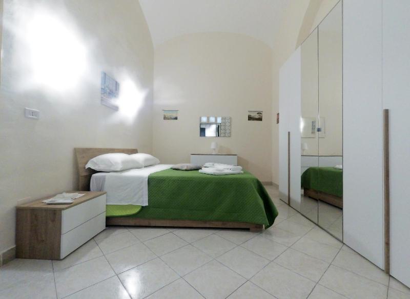 Casa vacanze nonna Luisella — забронировать отель в Неаполе