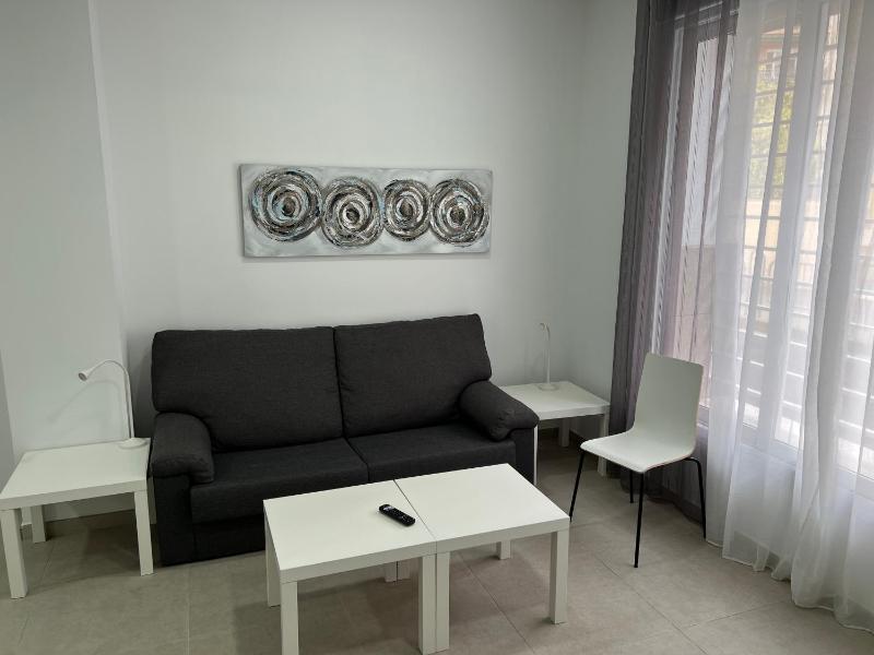 Alicante Residenca Plus Ultra — забронировать отель в Аликанте