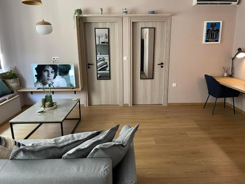 Athens Historical Centre 2 Bedroom Apt. — комфортный отель в Афины