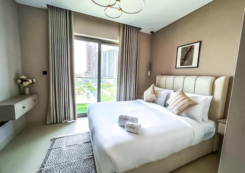 STAY BY LATINEM Luxury 2BR Holiday Home CV B609 Near Burj Khalifa — забронировать отель в Дубае