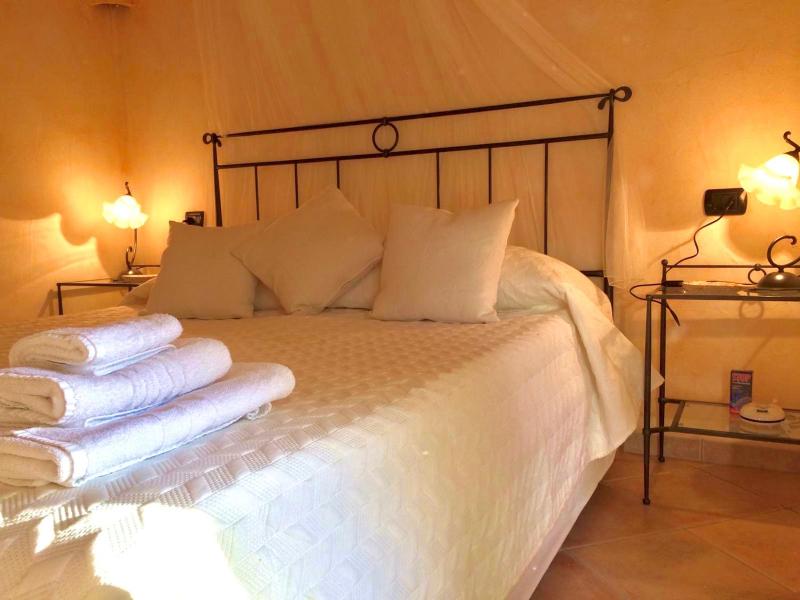 Villa Franci a Santa Teresa - Accogliente B&B con giardino