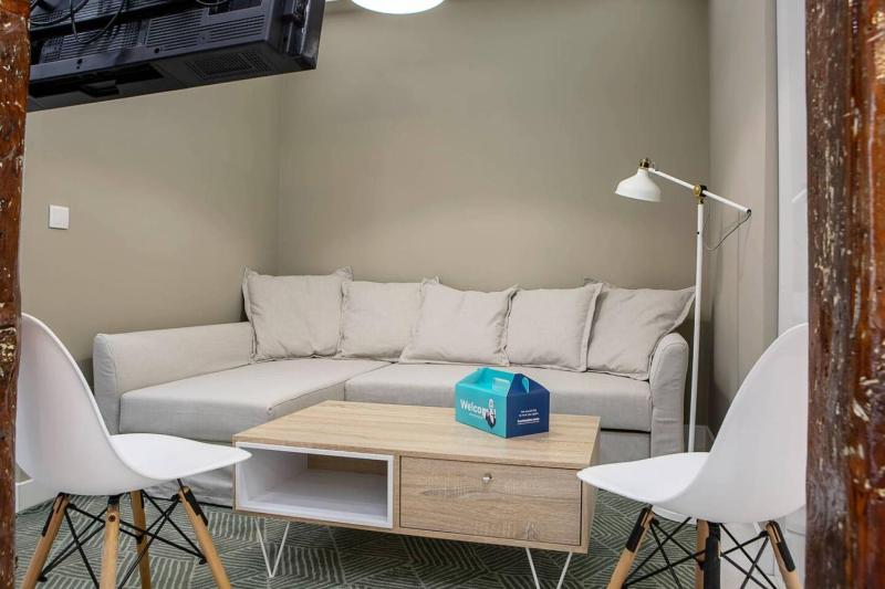 Цены на Cozy 2Bed2Bath&Patio w BedBath in Mdrd's Center в Мадриде