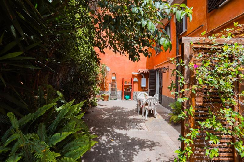 Цены на Orti 27 Garden Rome Trastevere - Rome Vacation M&D в Риме