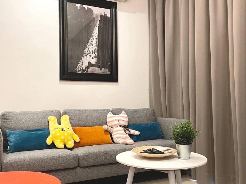 Arcoris Mont Kiara 1 to 5 pax Designer Netflix Chill Balcony — комфортный отель в Куала-Лумпуре