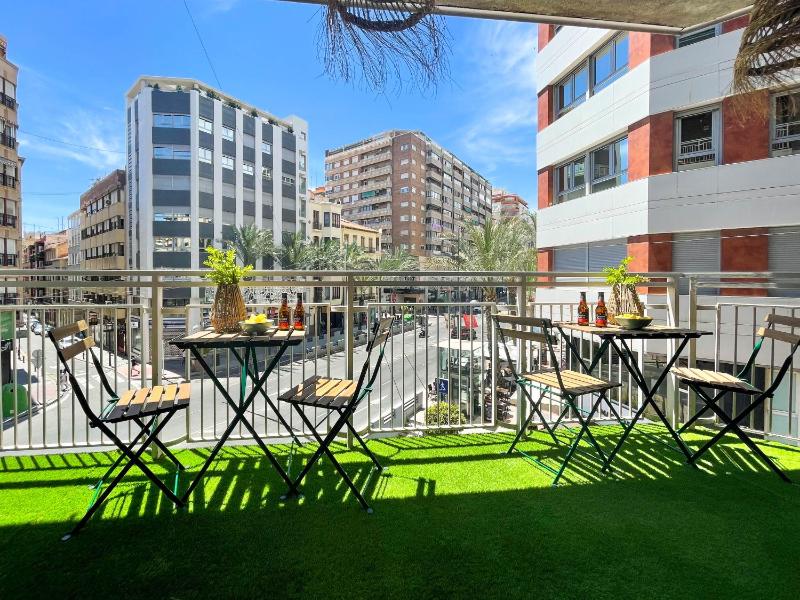 Mediterranean Vibes. Oasis de relax en Alicante. — отель с удобствами в Аликанте