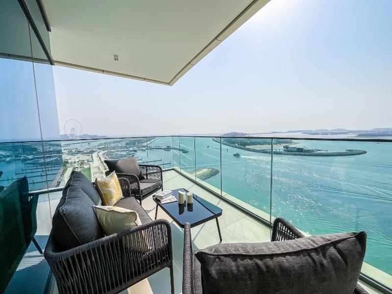 HiGuests - Superlative apt with private beach access — отель с удобным расположением в Дубае