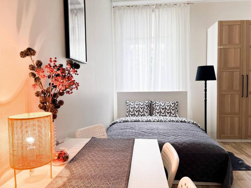 Bright Spacious apartment in Riga with Free parking — отель с удобствами в риге
