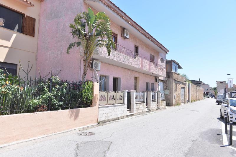 IzzHome The King a Pula - Lussuoso Appartamento Vicino al Mare