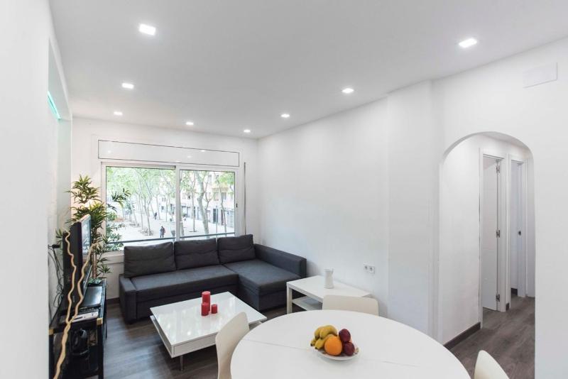 YOUR HOME - Mar Bella Beach Apartment — отель с удобным расположением в Барселоне
