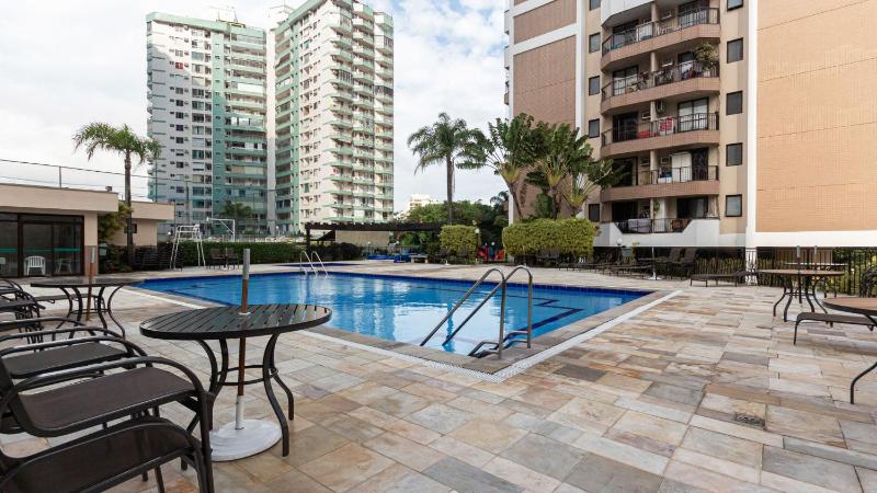 Apto com lazer prox a Praia da Barra da Tijuca RJ — комфортный отель в Рио