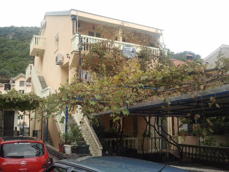 Radonjic Apartments 2 — отель в Будва, Черногория