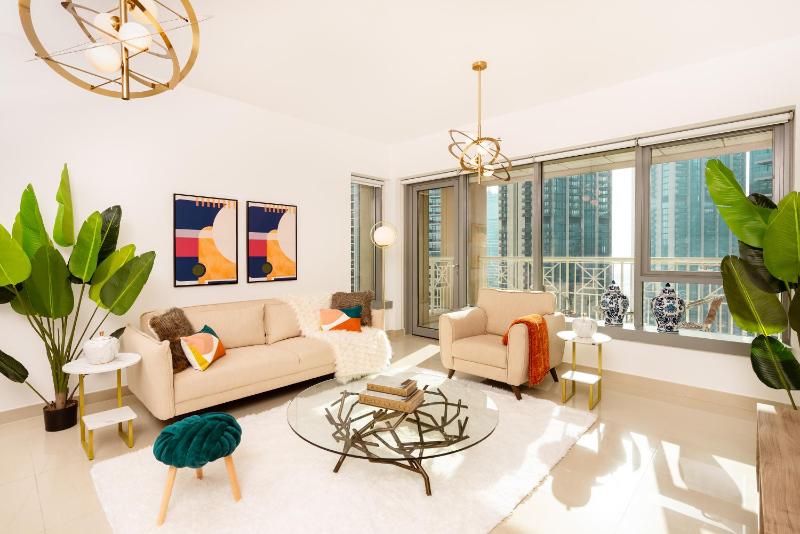 Prime Retreats - 29 Emaar Boulevard Downtown Dubai — отель с удобным расположением в Дубае