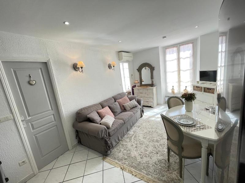 Nice Renting - 9 MASSENA - Spacious apartment Massena Square - AC - fully equipped — отель с удобствами в Николь