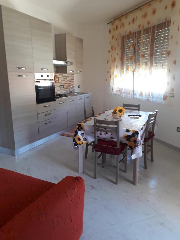 IL GIRASOLE a Bosa - Spazioso Appartamento con Balcone