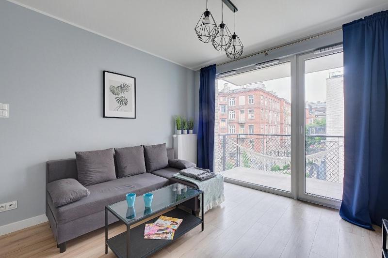2Br Apt Strzelecka 24 with balcony — отель с удобствами в Варшаве