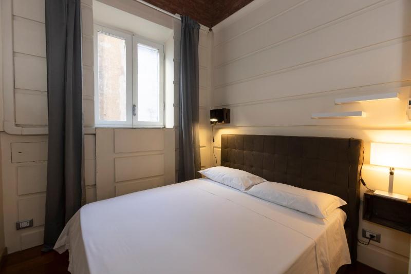 Venezia Square Apartment — отель с удобным расположением в Риме
