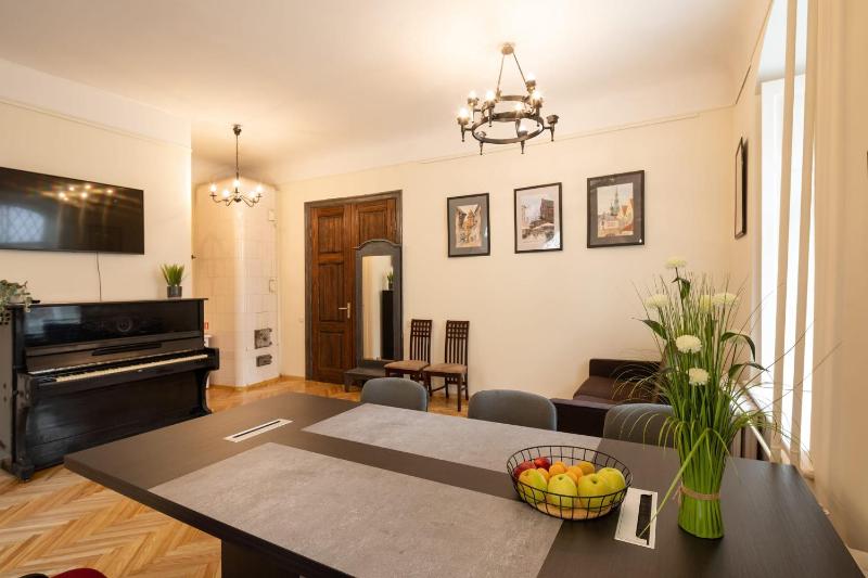 Old Riga Historical One Bedroom Apartment — отель в риге, Латвия