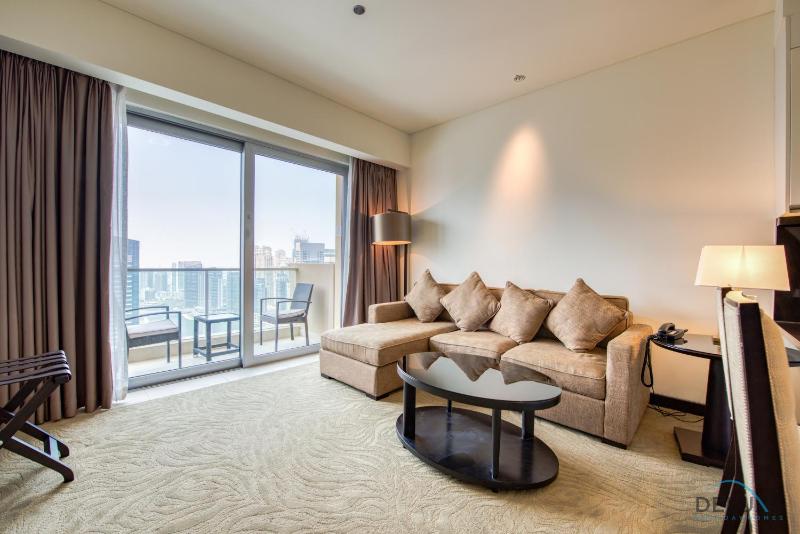 Lush 1 BR at The Address Residences Dubai Marina by Deluxe Holiday Homes — отзывы гостей и цены