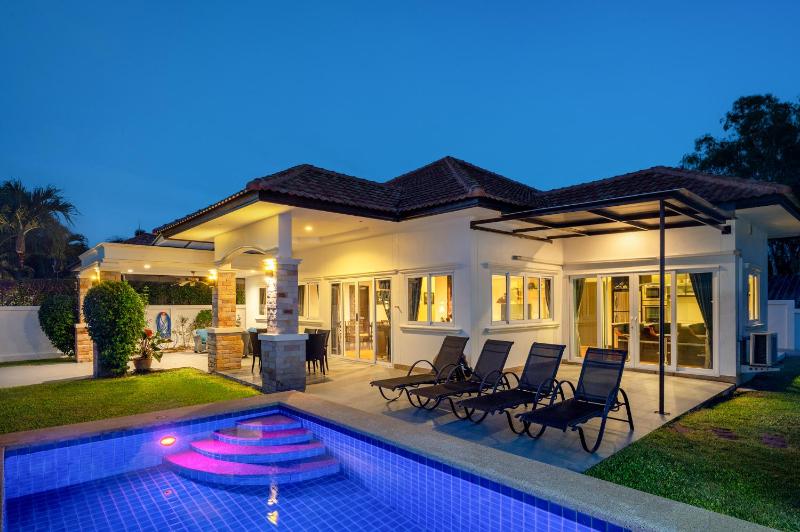 Orchid Paradise Homes OPV 31 — отель с удобствами в Хуа
