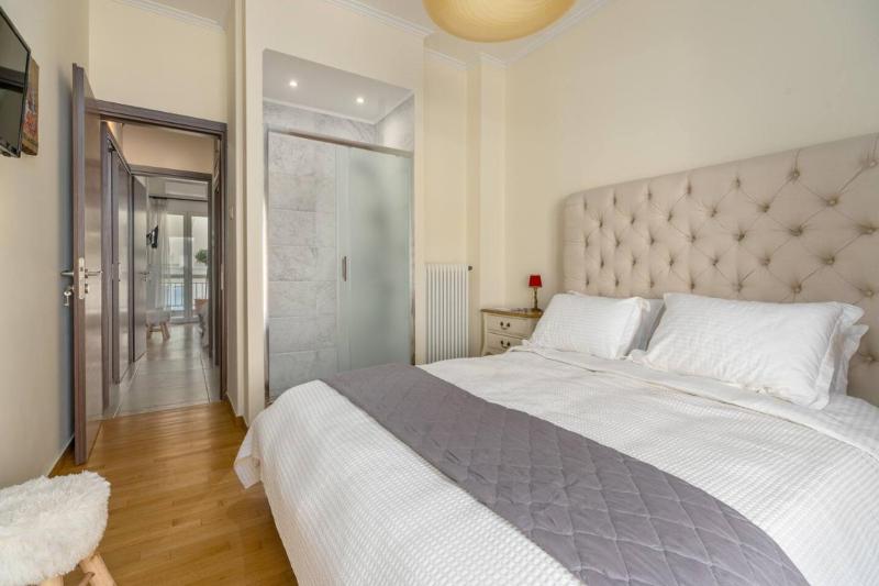 Athenian elegant apt near Acropolis — комфортный отель в Афины