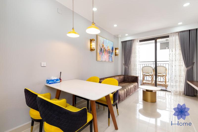 HOME, Apartment for rent in Botanica Premier Building, Free Gym&Pool — отель с удобным расположением в Хошимине