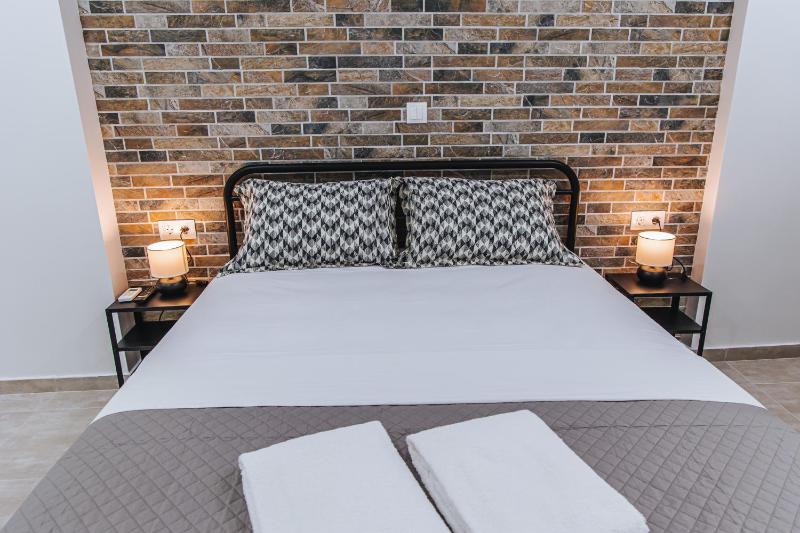 Цены на Niovis Loft VIPGreece в Афины