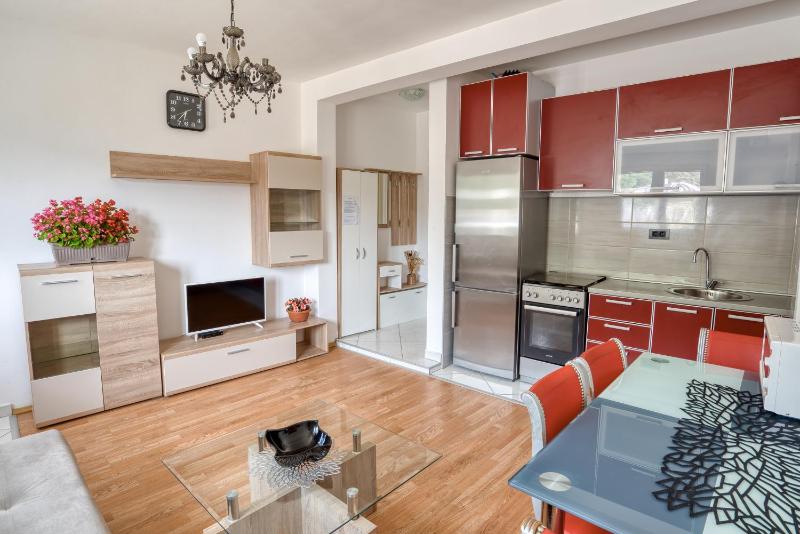 Apartmani Cukic Rafailovici — отель с удобным расположением в Будва