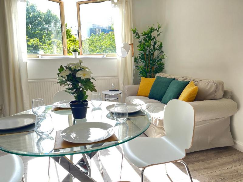 Tower Bridge City Haven King En-suite with Parking — отель в Лондоне, Соединенное Королевство