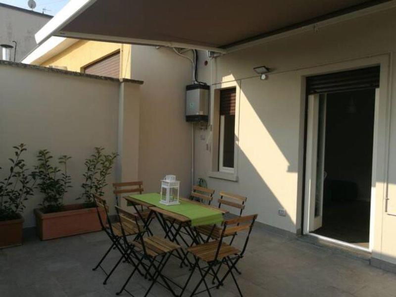 Цены на Appartamento con Grande Terrazzo in Via Lomellina - Lome 527 в Милане