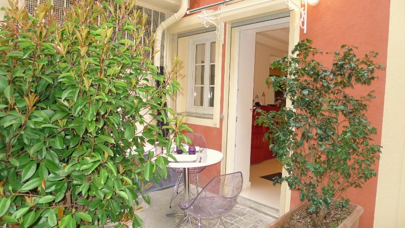 NICE VILLAGE1 AP2087 by RIVIERA HOLIDAY HOMES — отель с удобствами в Николь