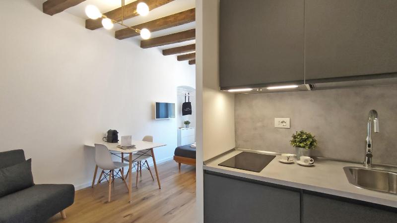 Milano Navigli Apartment - Via Vigevano — комфортный отель в Милане
